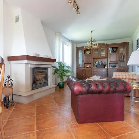 Coastal Retreat By Fidalsa Villa